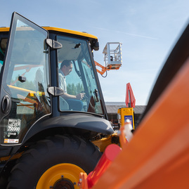 Zväčšiť fotografiu - Správa ciest tsk je vyzbrojená novou technikou - TSK_Odovzdávanie techniky SC TSK 2020 (29 of 56)
