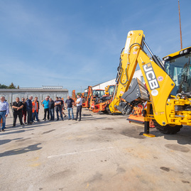Zväčšiť fotografiu - Správa ciest tsk je vyzbrojená novou technikou - TSK_Odovzdávanie techniky SC TSK 2020 (31 of 56)