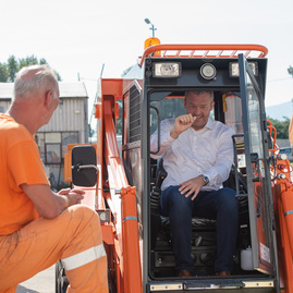 Zväčšiť fotografiu - Správa ciest tsk je vyzbrojená novou technikou - TSK_Odovzdávanie techniky SC TSK 2020 (52 of 56)