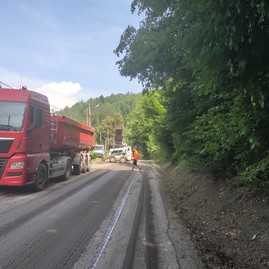 Zväčšiť fotografiu - Trenčianska župa opraví takmer 60 km ciest za približne 7,5 mil. eur - IMG_20210716_110241