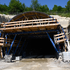 Trenčianska župa rokovala so zástupcami žsr, nové investičné zámery železníc by mali pomôcť regiónu hornej nitry i považia - 20190702_TSK_zeleznica_PU_ZA_012w