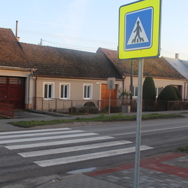 Trenčiansky samosprávny kraj počas uplynulých troch rokov zrekonštruoval a zmodernizoval stovku priechodov pre chodcov. 