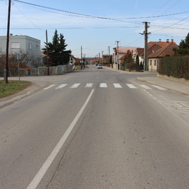 Priechod v obci Klátova Nová Ves by sa tento rok mal dočkať rekonštrukcie.