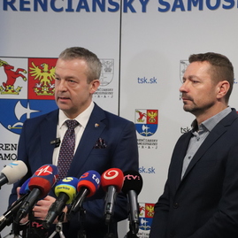 Zväčšiť fotografiu - Trenčianska župa zafinancuje rekonštrukciu autobusovej stanice v trenčíne - IMG_9191