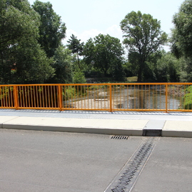Trenčianska župa zrekonštruovala mostné objekty v porube, skačanoch a v plevníku-drienovom - IMG_0018