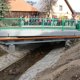 Trenčianska župa zrekonštruovala mostné objekty v porube, skačanoch a v plevníku-drienovom - IMG_8883
