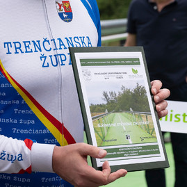 Zväčšiť fotografiu - Unikátna medzinárodná cyklotrasa z dielne trenčianskej župy je otvorená pre verejnosť, takto vyzerá! - 20200601_TSK_cyklotrasa_156w