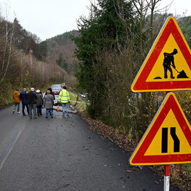 Zväčšiť fotografiu - V čavoji pribudla nová obchádzková trasa - 20201118_CAVOJ_cesta_007w
