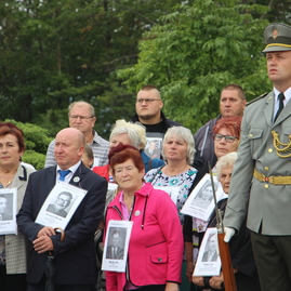 V kostolnej-záriečí pokrstili monografiu, na jankovom vŕšku spomínali na hrdinov snp - IMG_0515