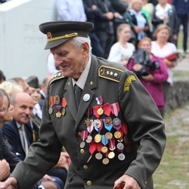 V kostolnej-záriečí pokrstili monografiu, na jankovom vŕšku spomínali na hrdinov snp - IMG_0584