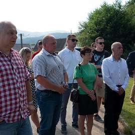 Zväčšiť fotografiu - V trenčianskom kraji sa opraví 42 úsekov ciest za rekordne krátky čas - 20200807_DOMANIZA_018w