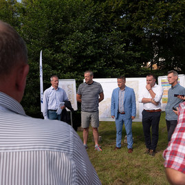 Zväčšiť fotografiu - V trenčianskom kraji sa opraví 42 úsekov ciest za rekordne krátky čas - 20200807_DOMANIZA_024w