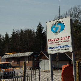 Zväčšiť fotografiu - Veľké jarné upratovanie ciest postupne začína - TSK_Cestmajsterstvo Partizánske_čistenie_mini-55