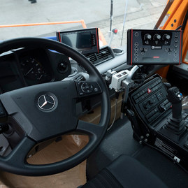 Zväčšiť fotografiu - Viac ako 100 kusov techniky a 246 ľudí sa bude starať o zjazdnosť krajských ciest počas zimného obdobia