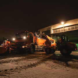 Zväčšiť fotografiu - Viac ako 100 kusov techniky a 246 ľudí sa bude starať o zjazdnosť krajských ciest počas zimného obdobia