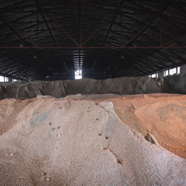 Zväčšiť fotografiu - Viac ako 100 kusov techniky a 246 ľudí sa bude starať o zjazdnosť krajských ciest počas zimného obdobia