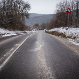 Zväčšiť fotografiu - Viac ako 100 kusov techniky a 246 ľudí sa bude starať o zjazdnosť krajských ciest počas zimného obdobia