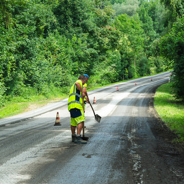 Zväčšiť fotografiu - Vodiči, zvýšte pozornosť! za dva týždne v kraji opravia 35 km ciest - TSK_SC TSK_súvislé opravy ciest_mini (27 of 43)