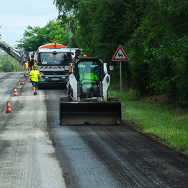 Zväčšiť fotografiu - Vodiči, zvýšte pozornosť! za dva týždne v kraji opravia 35 km ciest - TSK_SC TSK_súvislé opravy ciest_mini (29 of 43)