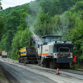 Zväčšiť fotografiu - Vodiči, zvýšte pozornosť! za dva týždne v kraji opravia 35 km ciest - TSK_SC TSK_súvislé opravy ciest_mini (37 of 43)