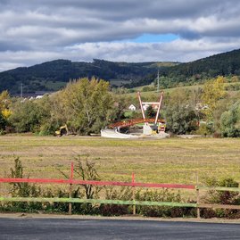 Zväčšiť fotografiu - Výstavba ďalšieho úseku cyklotrasy na považí výrazne pokročila - 20231016_113742