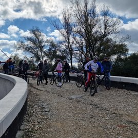 Zväčšiť fotografiu - Výstavba ďalšieho úseku cyklotrasy na považí výrazne pokročila - 20231016_120811