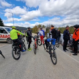 Zväčšiť fotografiu - Výstavba ďalšieho úseku cyklotrasy na považí výrazne pokročila - 20231016_125756