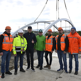 Zväčšiť fotografiu - Výstavba nového mosta v ilave sa blíži do finále - _RS81884_mini