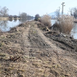 Zväčšiť fotografiu - Výstavba predposledného úseku vážskej cyklomagistrály napreduje rýchlym tempom