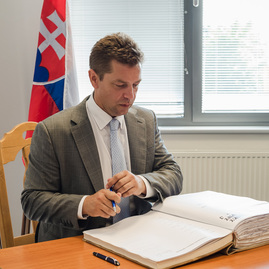 Zväčšiť fotografiu - Výstavba rýchlostnej cesty r2 i rekonštrukcia panelky boli témami rokovania s ministrom dopravy - TSK_Návšteva ministra dopravy (23 of 49)