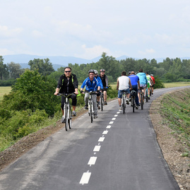 Za 4 mesiace sa prvým úsekom vážskej cyklomagistrály previezlo viac ako 13 tisíc cyklistov - 20180525_HORNA_STREDA_cyklotrasa_118w