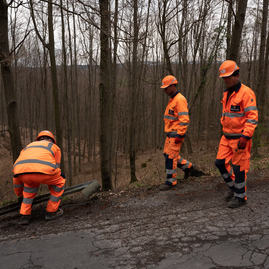 Zväčšiť fotografiu - Začala rekonštrukcia cesty z veľkých uheriec až po hranicu krajov - 20230413_TSK_cesty_121w