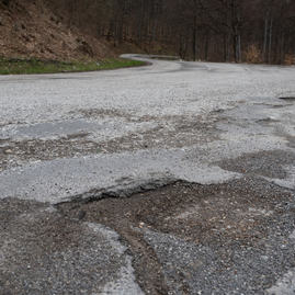 Zväčšiť fotografiu - Začala rekonštrukcia cesty z veľkých uheriec až po hranicu krajov - 20230413_TSK_cesty_129w