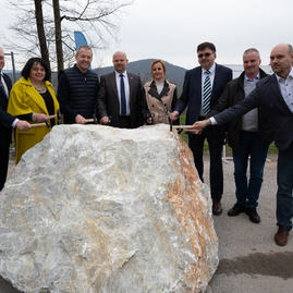 Zväčšiť fotografiu - Začala rekonštrukcia cesty z veľkých uheriec až po hranicu krajov - 20230413_TSK_cesty_132w