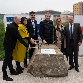 Zväčšiť fotografiu - Začali práce na prvej etape hornonitrianskej cyklomagistrály - 20230413_TSK_cesty_151w