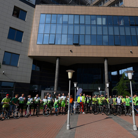 Zväčšiť fotografiu - Zamestnanci trenčianskej župy počas septembra ušetrili 1,5 tony co2 - 20190502_TSK_Do_prace_na_bicykli_044w