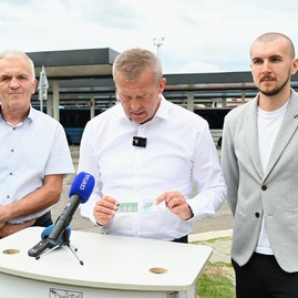 Zväčšiť fotografiu - Získajte zdarma dopravnú kartu plnú výhod