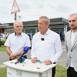 Zväčšiť fotografiu - Získajte zdarma dopravnú kartu plnú výhod