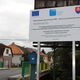 Zrekonštruovaný úsek cesty ii. triedy z nitrianskeho pravna po hranicu žilinského samosprávneho kraja je od piatku v prevádzke - d