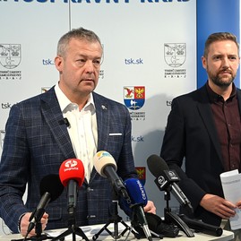Zväčšiť fotografiu - Župa opätovne zrušila súťaž na dopravcu za niekoľko stoviek miliónov eur, vyhlási novú