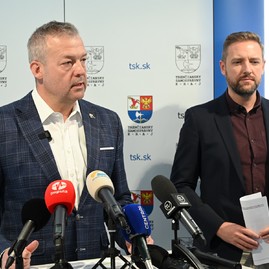 Zväčšiť fotografiu - Župa opätovne zrušila súťaž na dopravcu za niekoľko stoviek miliónov eur, vyhlási novú