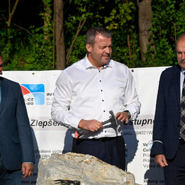 Zväčšiť fotografiu - Župa sa snaží zlepšiť dostupnosť bošáckej doliny, opravuje ďalšiu cestu - 20210902_TSK_cesty_054w