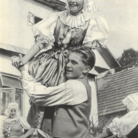 Zväčšiť fotografiu - Certifikát o zápise do reprezentatívneho zoznamu nkd slovenska už majú doma na myjave - F02_Tanec vihadzovani_SAV_Poloczek_Tura Luka, 1956