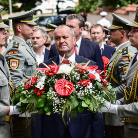Čo spája dvoch veľkých rodákov z trenčianskeho kraja, j. m. hurbana a m. r. štefánika? - DSC_2775