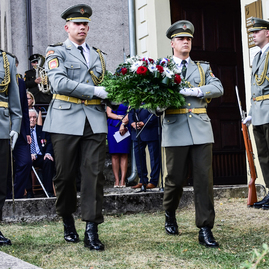 Čo spája dvoch veľkých rodákov z trenčianskeho kraja, j. m. hurbana a m. r. štefánika? - DSC_2807