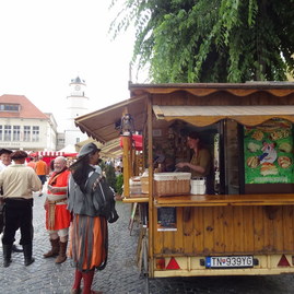 Dážď poznačil, ale neodradil otvorenie trenčianskych historických slávností - DSC00050_resize