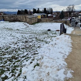 Zväčšiť fotografiu - Draškovičov kaštieľ v čachticiach ešte viac zatraktívni revitalizovaná záhrada