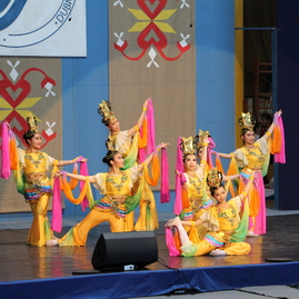 Dubnický folklórny festival predstavil tanečníkov až z číny - dca5