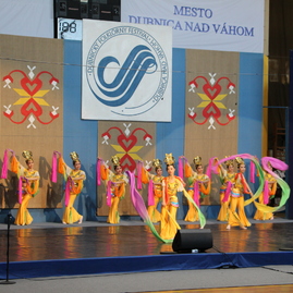 Dubnický folklórny festival predstavil tanečníkov až z číny - dca6