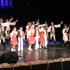 Zväčšiť fotografiu - Folklór naprieč trenčianskym krajom pomáhal - IMG_0061